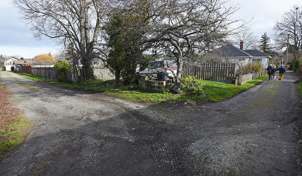 Oak Bay back alley bliss