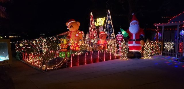 All the Best Places to See Holiday Lights in Los Angeles