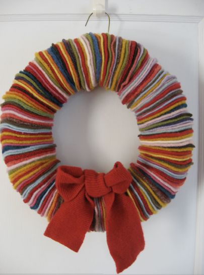 Even More Felt Christmas Crafts! Two Dozen Wreaths, Garlands, Decorations, and Toys
