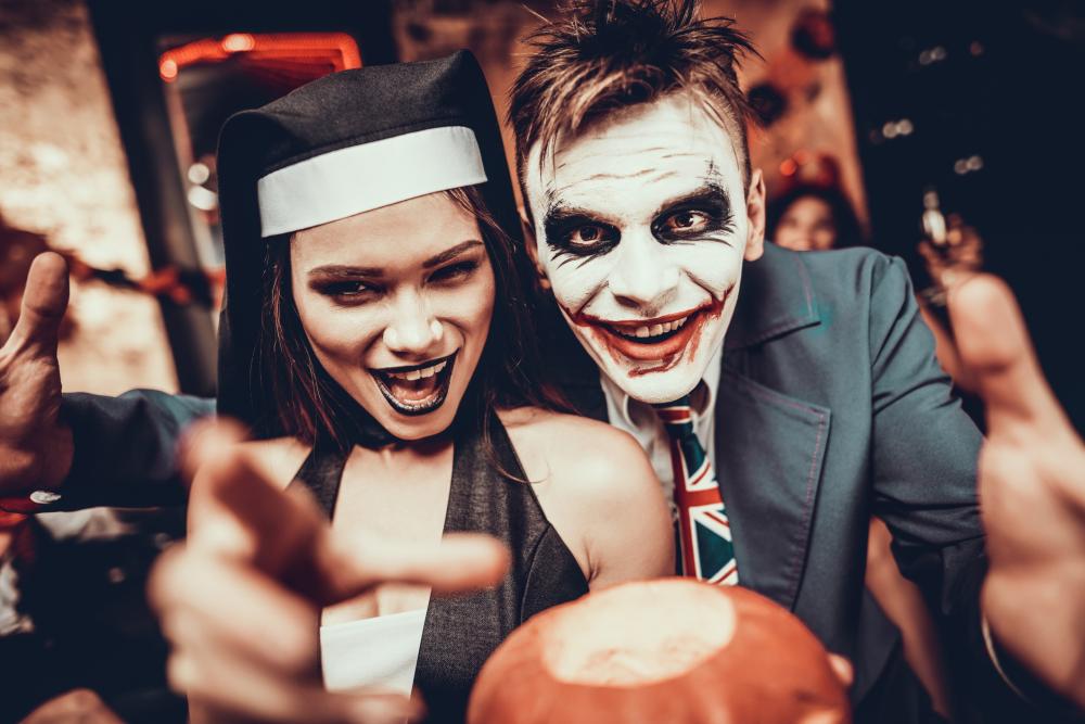 80 Couples Halloween Costumes – Easy and Funny Couples Outfits