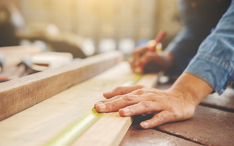 Build Your Own DIY Standing Desk For Your Home Office